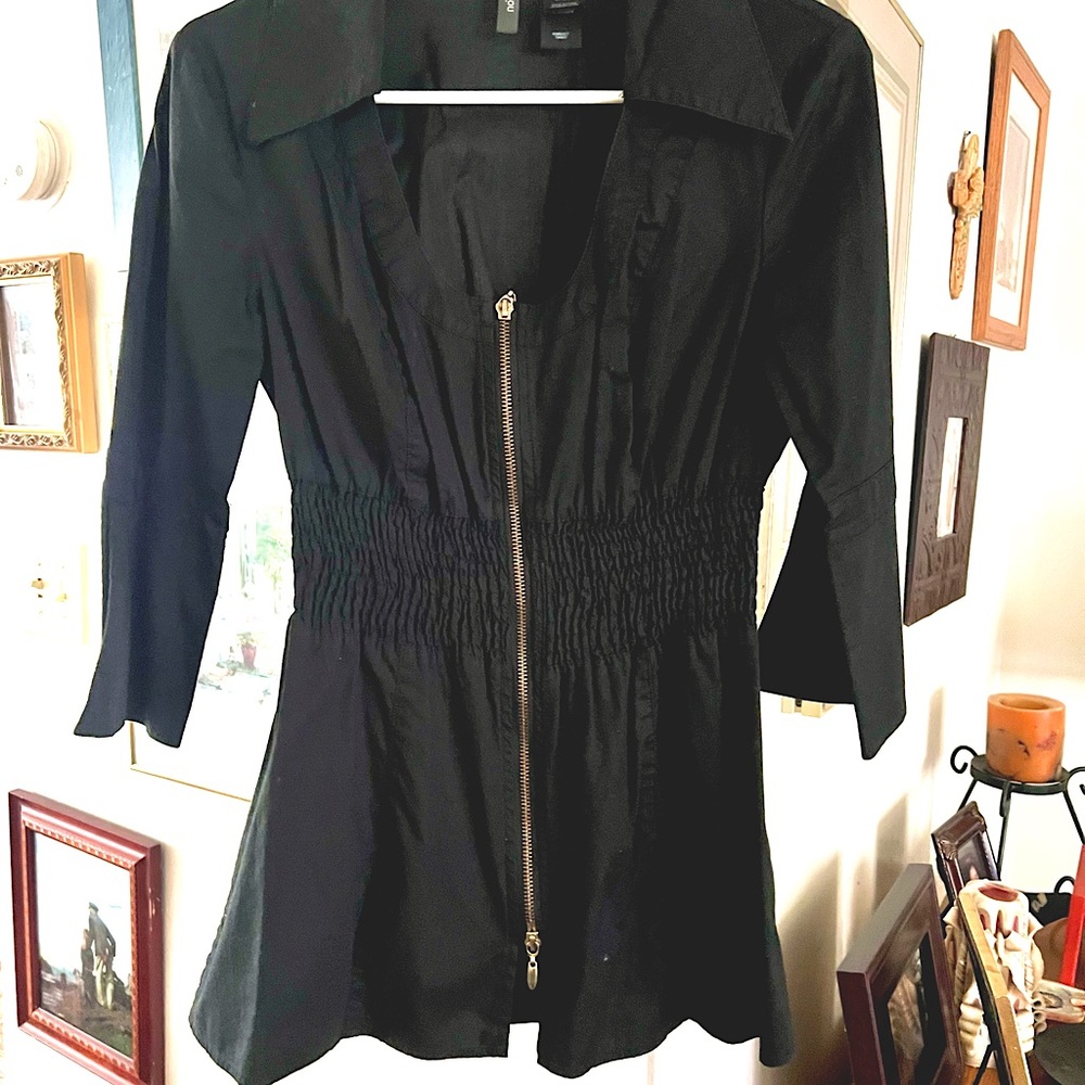 Bisou Bisou black top with zipper